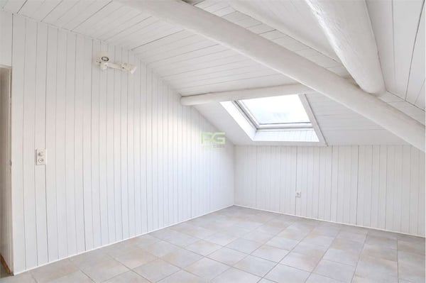 Casa bifamiliare con giardino in ottima posizione 8