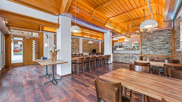 AgentSelly - Charmantes Restaurant mit Terrasse 2