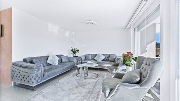 AgentSelly - Modernes Zuhause zum Wohlfühlen 1