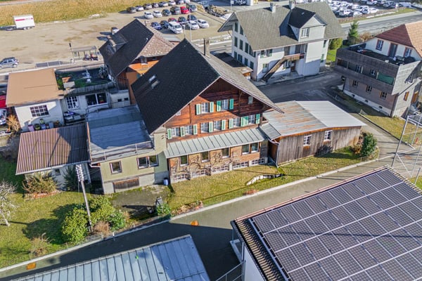 Haus mit Werkstatt und Einlegerwohnung 1