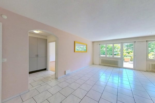 Grosszügige Parterre-Wohnung mit Terrasse 6
