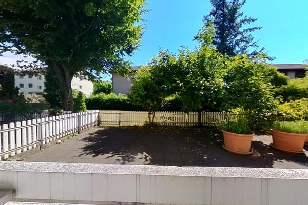 Grosszügige Parterre-Wohnung mit Terrasse 3