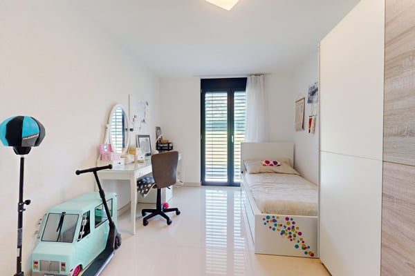 Lichtdurchflutete Traumwohnung in Studen 6