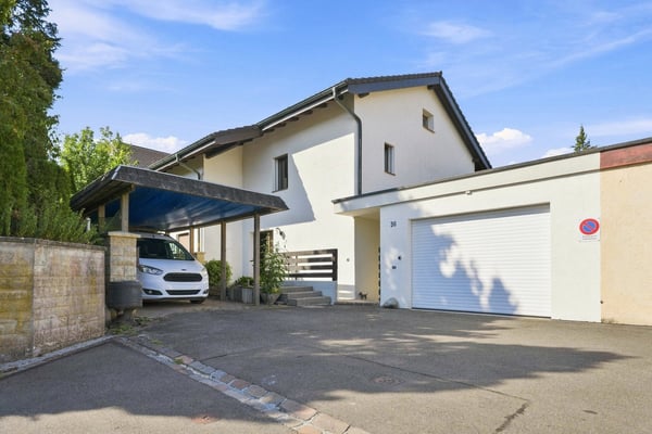 Familienhaus mit traumhaftem Garten 10