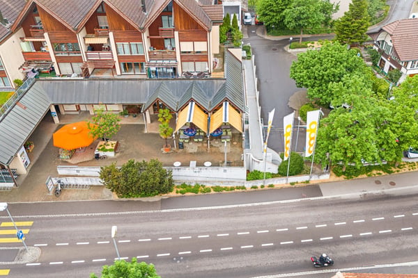 Charmantes Restaurant mit Terrasse 11
