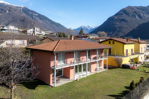 Spaziosa casa unifamiliare a Galbisio 2