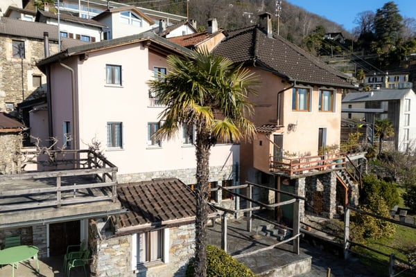 Un complesso di rustici a Brissago. Adatto per l'attività Bed & Breakfast 28