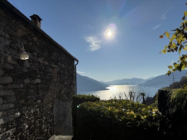 Un complesso di rustici a Brissago. Adatto per l'attività Bed & Breakfast 6