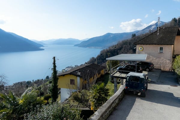 Un complesso di rustici a Brissago. Adatto per l'attività Bed & Breakfast 8