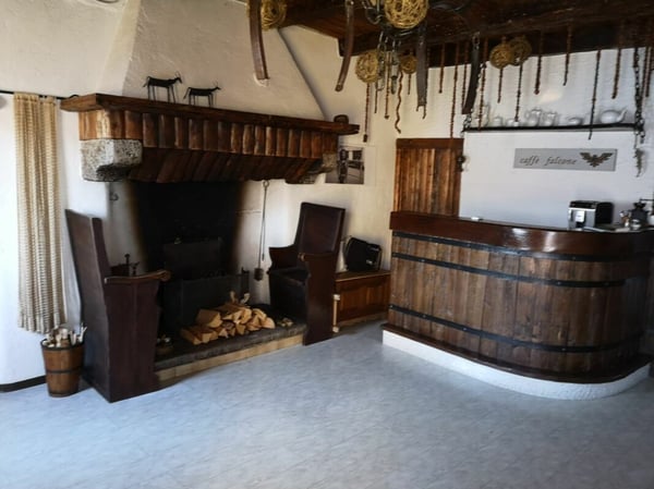 Un complesso di rustici a Brissago. Adatto per l'attività Bed & Breakfast 12