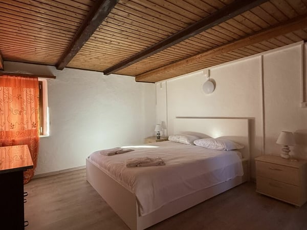 Un complesso di rustici a Brissago. Adatto per l'attività Bed & Breakfast 18