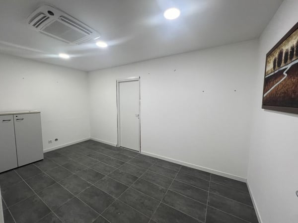 Spazi commerciali/ Magazzini modulabili da 30 m2 fino ai 200 m2 6
