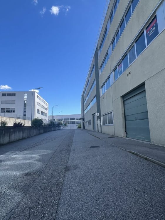 Spazi amministrativi-commerciali di reddito Mendrisio 4