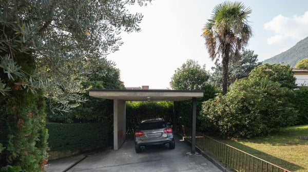 Splendida bifamigliare con piscina - Sementina 28