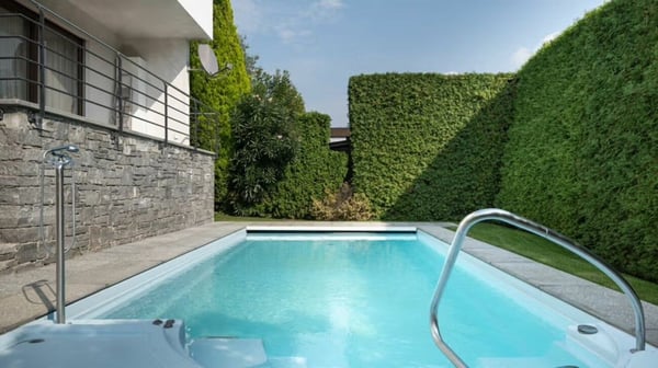 Splendida bifamigliare con piscina - Sementina 1