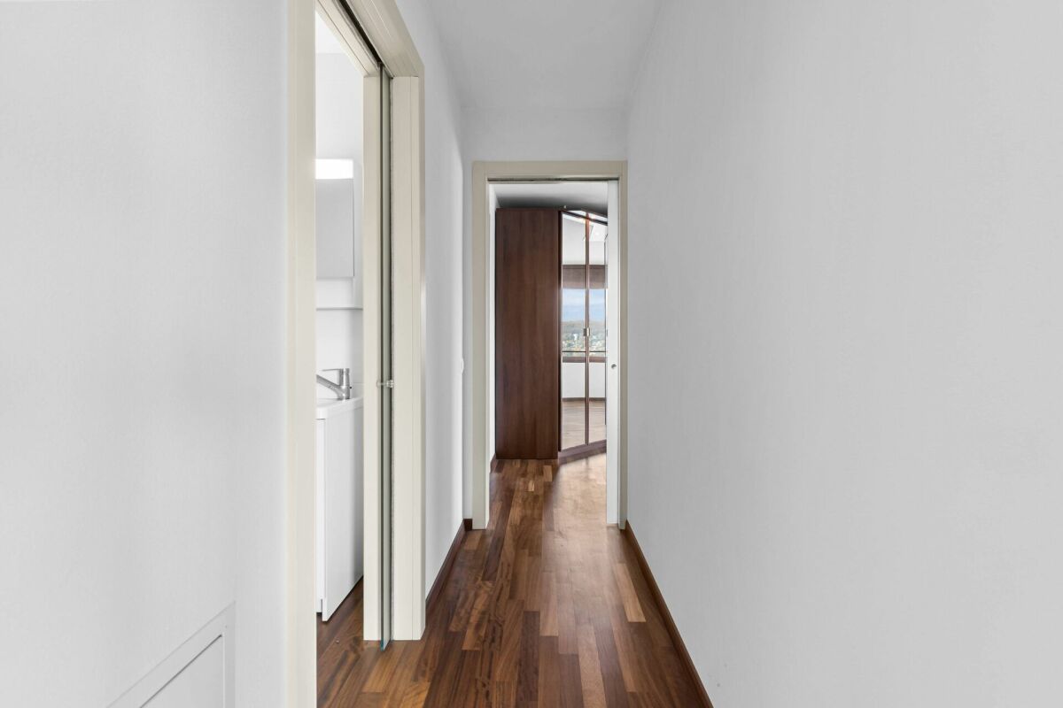 Elegante appartamento 3.5 locali con vista lago a Vernate