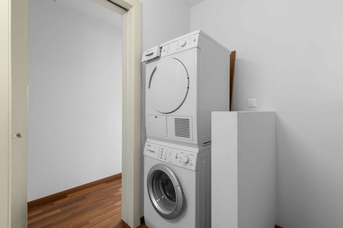 Elegante appartamento 3.5 locali con vista lago a Vernate