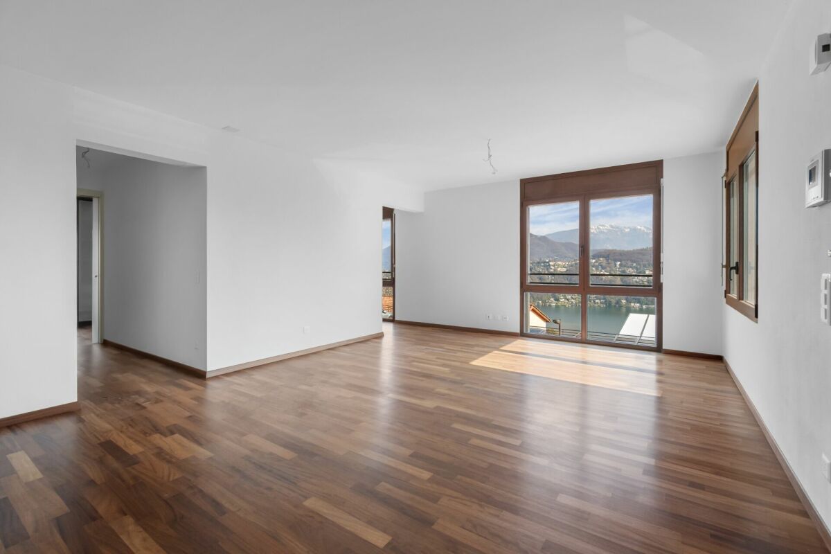 Elegante appartamento 3.5 locali con vista lago a Vernate