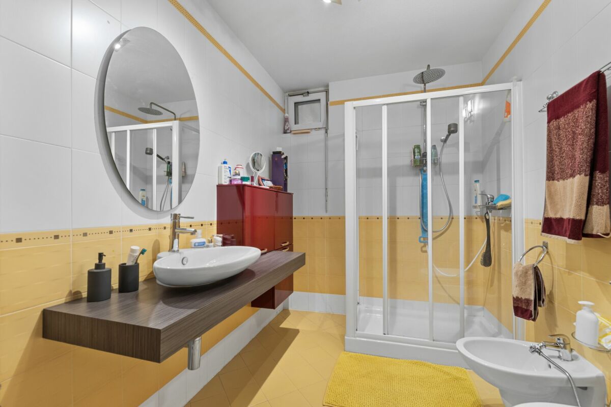 Vivi la bellezza di Capolago: casa con vista mozzafiato sul lago