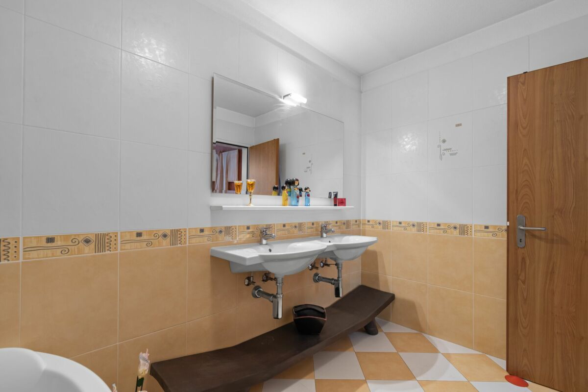 Vivi la bellezza di Capolago: casa con vista mozzafiato sul lago