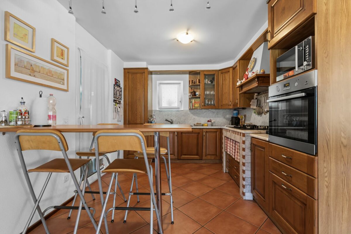 Vivi la bellezza di Capolago: casa con vista mozzafiato sul lago