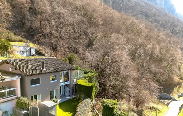 Esclusiva Casa immersa nella natura vista lago a 180° 4