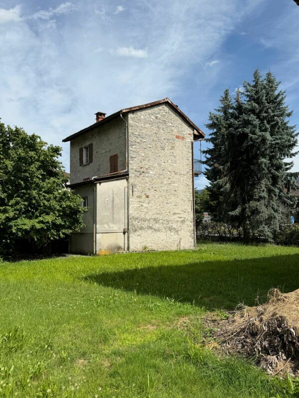 Rustico nel nucleo con ottime prospettive di valorizzazione, Cugnasco