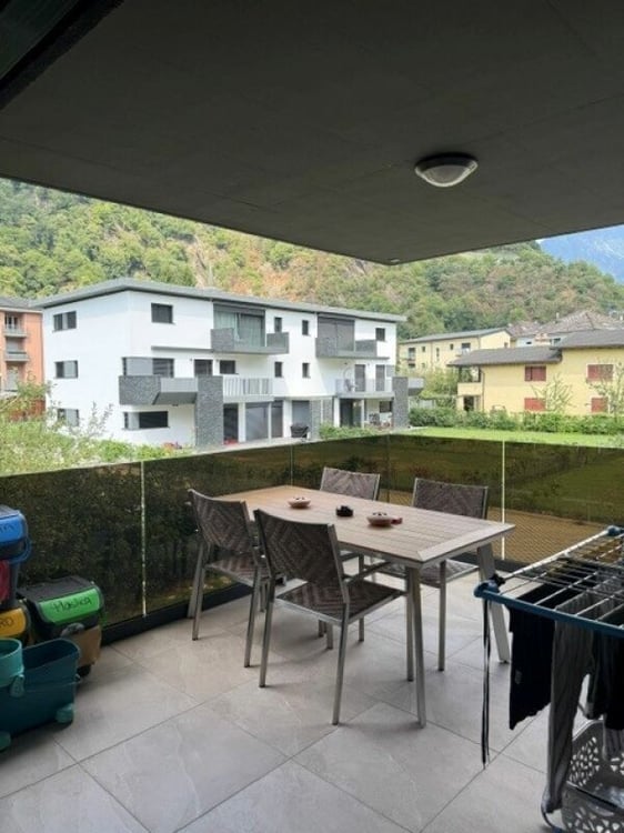 Ampio e moderno 2.5 locali a San Vittore 3