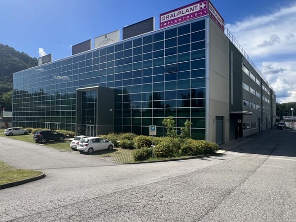 Spazio commerciale - deposito 1