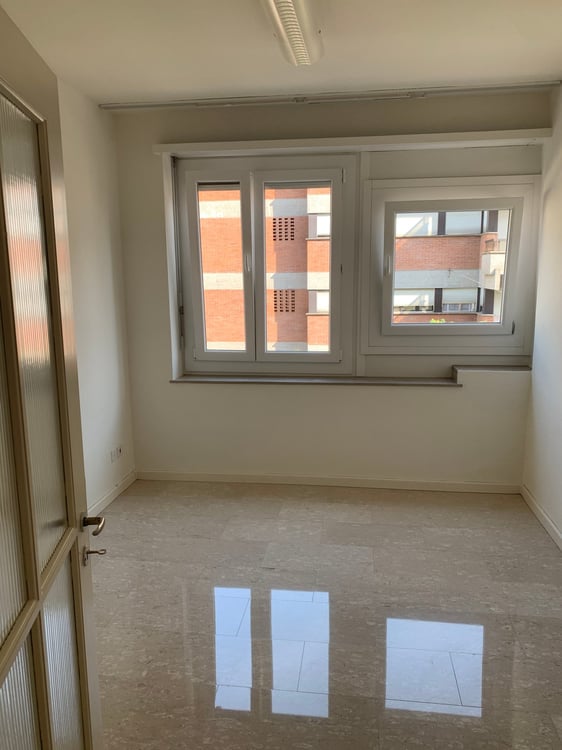 Luminoso ufficio in zona centrale a Lugano 5