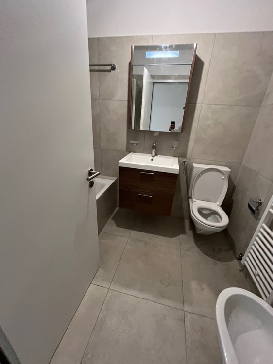 CADENAZZO - AFFITTASI AMPIO 4.5 LOCALI COMPLETAMENTE RISTRUTTURATO 9