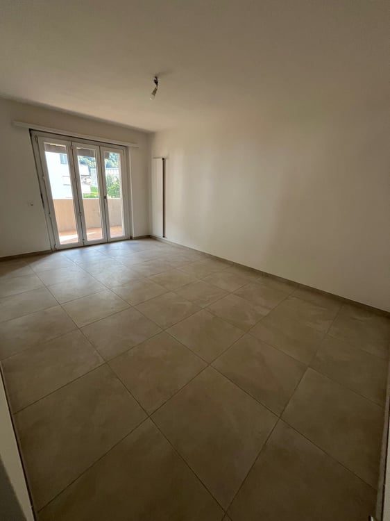 CADENAZZO - AFFITTASI AMPIO 4.5 LOCALI COMPLETAMENTE RISTRUTTURATO 7