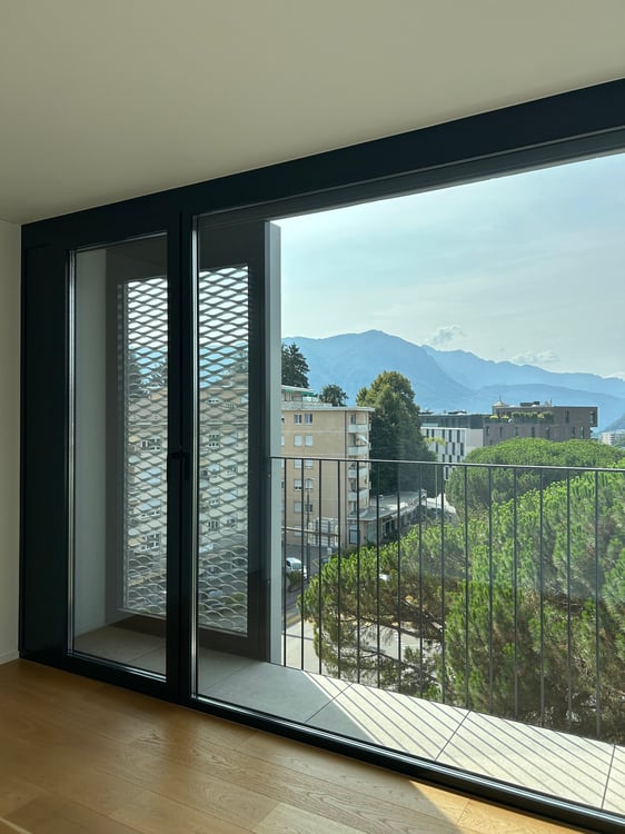 MASSAGNO - VENDESI LUMINOSO ATTICO DI 7 LOCALI 12