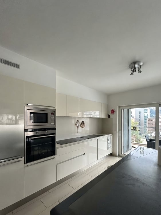 LUGANO - VENDESI APPARTAMENTO DI 3.5 LOCALI 2