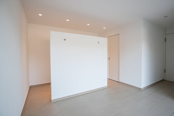Oasi di prestigio a 10 minuti dal centro di Lugano: Moderno 3.5 locali con ampio giardino 17