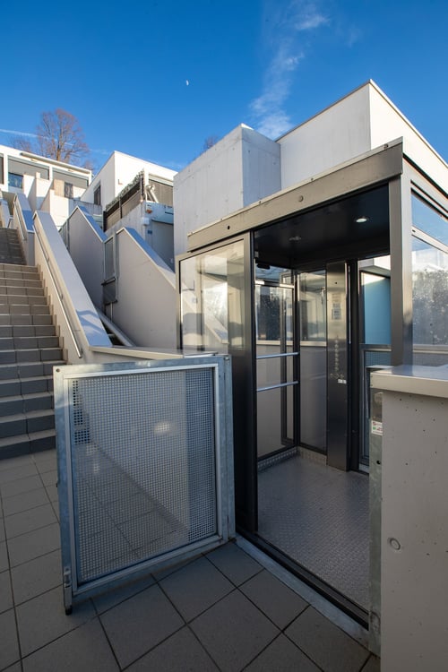Oasi di prestigio a 10 minuti dal centro di Lugano: Moderno 3.5 locali con ampio giardino 4