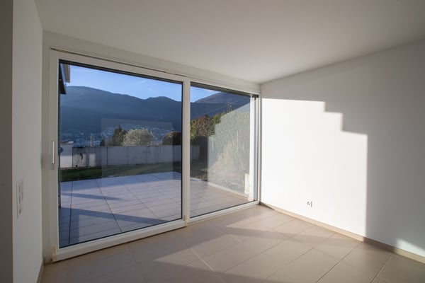 Oasi di prestigio a 10 minuti dal centro di Lugano: Moderno 3.5 locali con ampio giardino 22