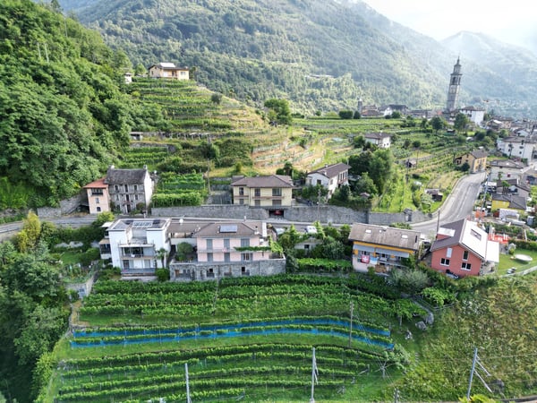 Appartamento con terrazza di 3.5 locali a Intragna – Vista panoramica e charme ticinese