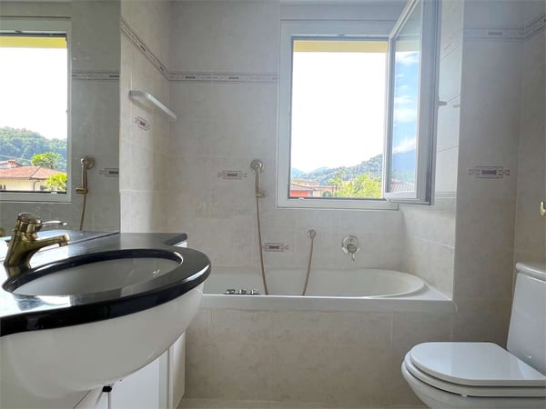 LOSONE - Attico 4.5 locali vicino al fiume 6