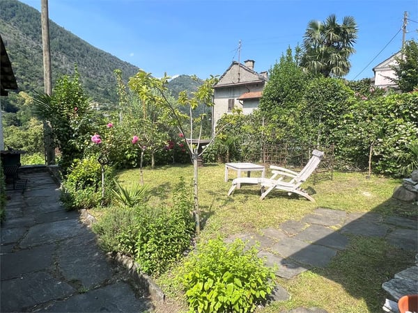 GOLINO - Ristrutturata Casa Ticinese con 5 unità 11