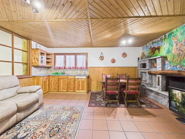 Caratteristica villa con dépendance a Lodrino 11