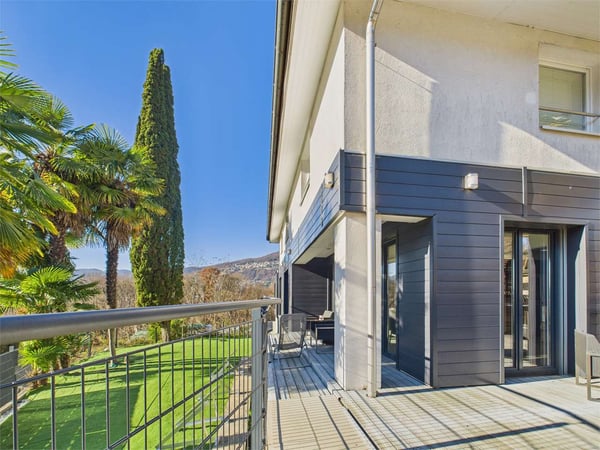Muzzano - Villa indipendente con piscina 12