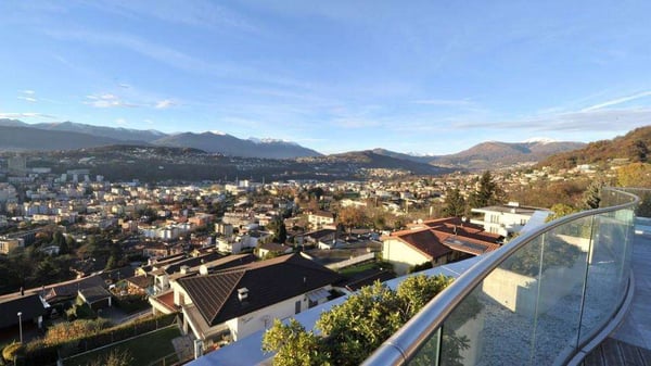 Lugano-Albonago - Esclusivo Attico 4.5 Locali con Rooftop Panoramico e 3
