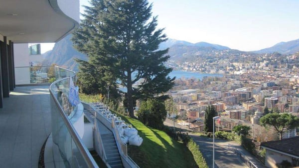Lugano-Albonago - Esclusivo Attico 4.5 Locali con Rooftop Panoramico e 2