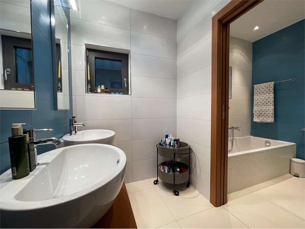 Lugano-Albonago - Elegante Appartamento 2.5 Locali con Giardino Privat 5