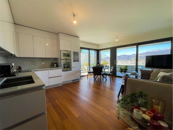 Lugano-Albonago - Elegante Appartamento 2.5 Locali con Giardino Privat 3