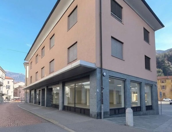 Spazio commerciale con ottima visibilità nel cuore di Bellinzona 6