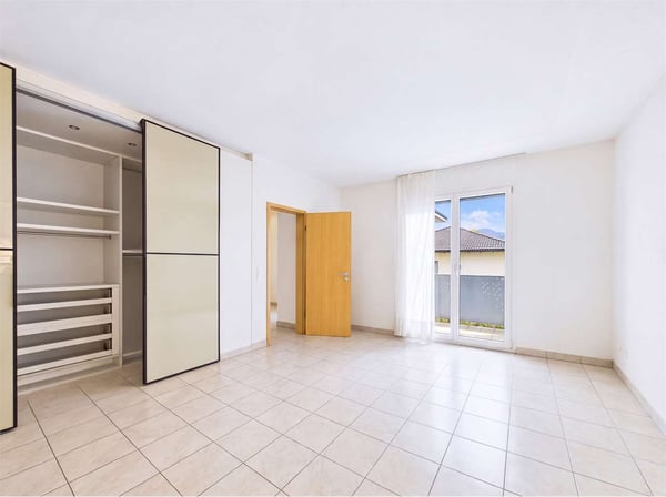Arbedo Castione: Ampia Casa 2.5 con giardino 4