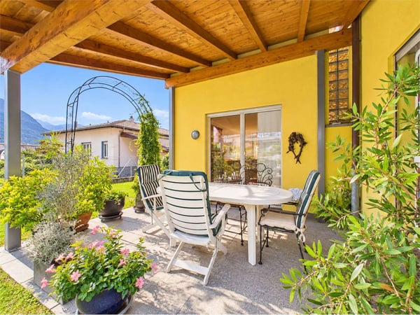 Arbedo Castione: Ampia Casa 2.5 con giardino 12
