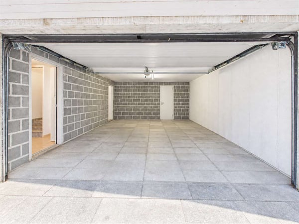 Arbedo Castione: Ampia Casa 2.5 con giardino 13